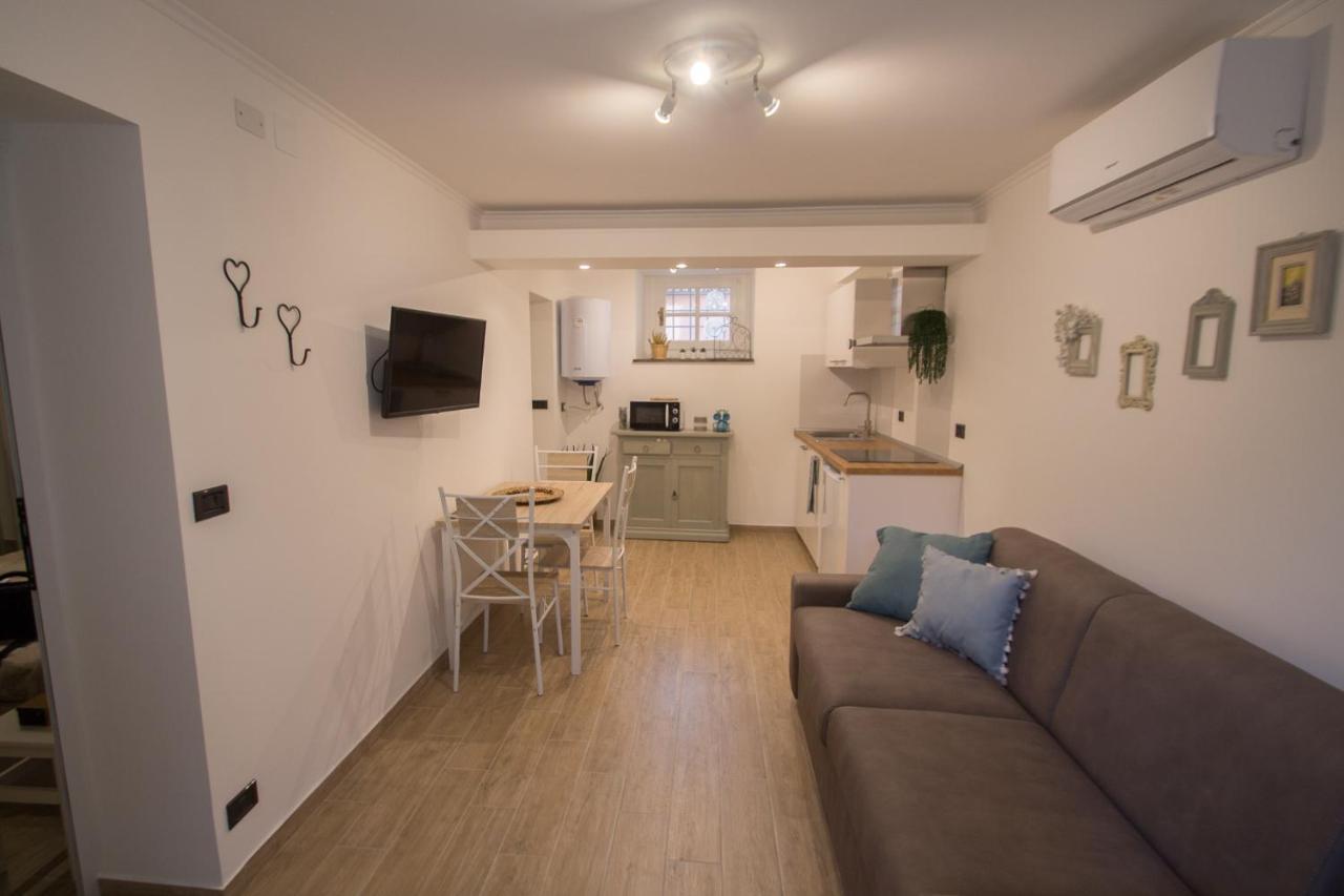 Appartamento A 90 Metri Dal Mare วาราซเซ ภายนอก รูปภาพ